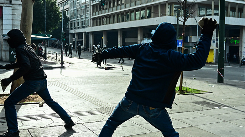 Επεισόδια στο κέντρο της Αθήνας μετά το μεγάλο συλλαλητήριο