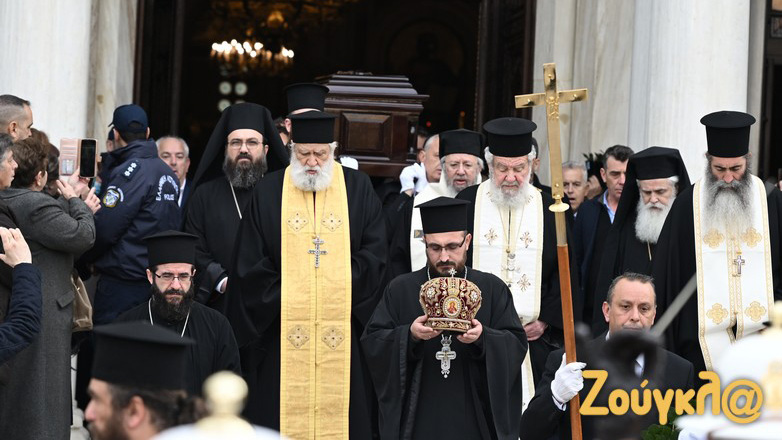 Ολοκληρώθηκε το λαϊκό προσκύνημα στο σκήνωμα του Αρχιεπισκόπου Αναστάσιου στη Mητρόπολη