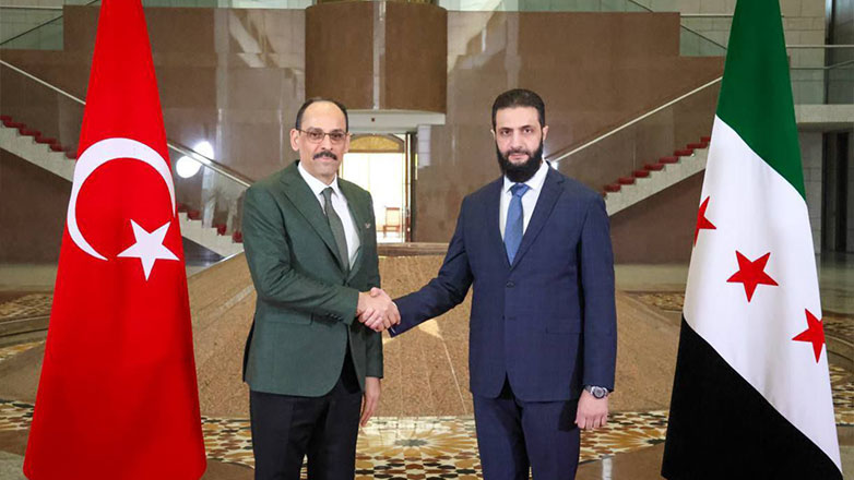 Με τον Αχμέντ αλ Σάρα συναντήθηκε στη Δαμασκό ο αρχηγός της ΜΙΤ Ιμπραχίμ Καλίν