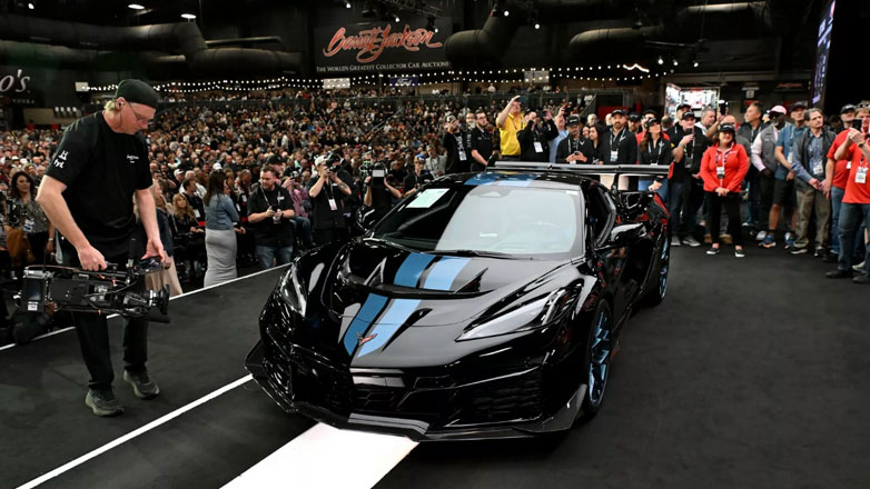 Γιατί η πρώτη Corvette ZR1 πουλήθηκε 3.7 εκατ. δολάρια ενώ έχει κανονική τιμή 175.000 δολάρια;