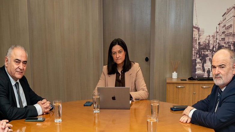 Διαμαρτυρίες επαγγελματιών για την ψηφιακή κάρτα εργασίας