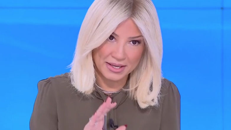 Έξαλλη η Φαίη Σκορδά: «Έστειλαν 4 συνεργεία στην Μητρόπολη και ένα στο Σύνταγμα, μας κοροϊδεύουν στα μούτρα μας»