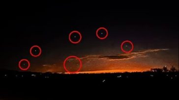 Λύθηκε το «μυστήριο» με τα φωτεινά αντικείμενα στον ουρανό των ΗΠΑ