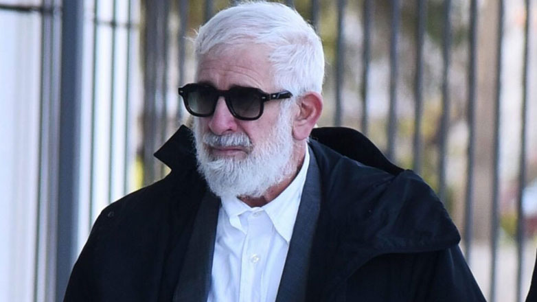 Δίκη Φιλιππίδη: Ο συνήγορος του ηθοποιού ζήτησε αναπαράσταση της απόπειρας βιασμού – Ένταση στη δικαστική αίθουσα