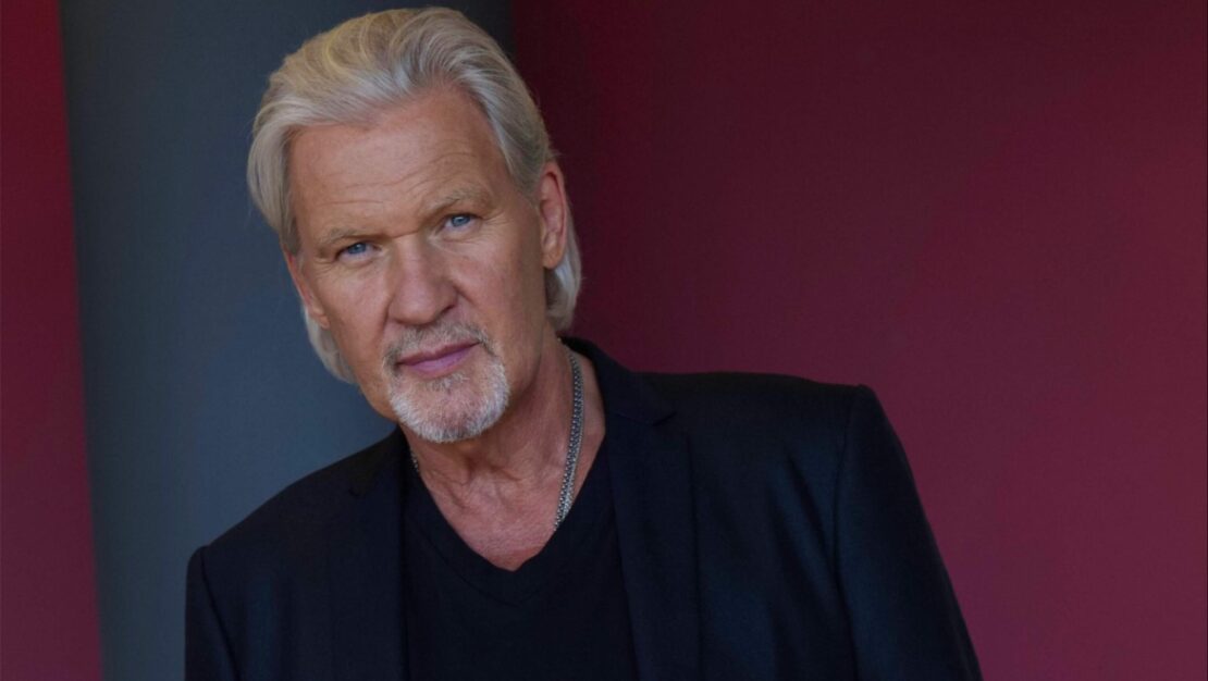 Johnny Logan: Ο θρύλος της Eurovision έρχεται για πρώτη φορά στην Ελλάδα στο Θέατρο Παλλάς