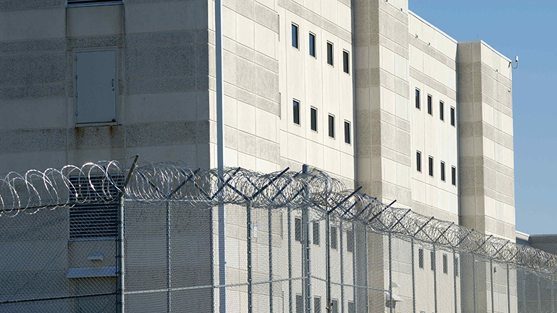 Η Σουηδία εξετάζει το ενδεχόμενο να στέλνει καταδίκους σε φυλακές στο εξωτερικό