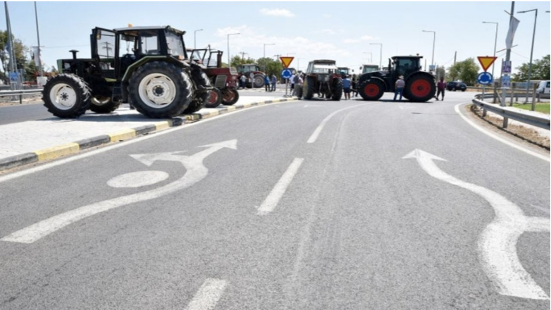Αυξάνεται όλο και περισσότερο το μπλόκο των αγροτών στην Κεντρική Μακεδονία