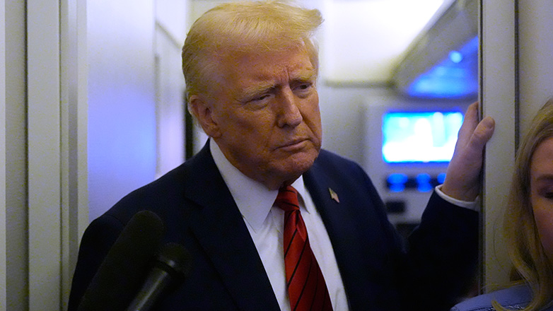 Ο Τραμπ ανοίγει τις πόρτες του Λευκού Οίκου στους influencers και podcasters