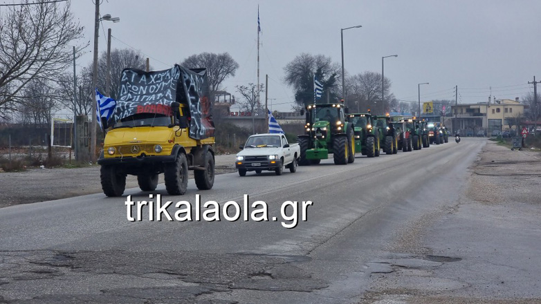 Οι αγρότες απέκλεισαν το κέντρο των Τρικάλων με τα τρακτέρ