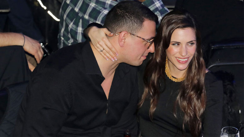 Ιζαμπέλλα Φούλοπ – Γιώργος Δερβίσης: Πρώτη δημόσια εμφάνιση ως νιόπατρο ζευγάρι – Τα «καυτά» τους φιλιά σε βραδινή τους έξοδο Ιζαμπέλλα Φούλοπ – Γιώργος Δερβίσης: Πρώτη δημόσια εμφάνιση ως νιόπατρο ζευγάρι – Τα «καυτά» τους φιλιά σε βραδινή τους έξοδο