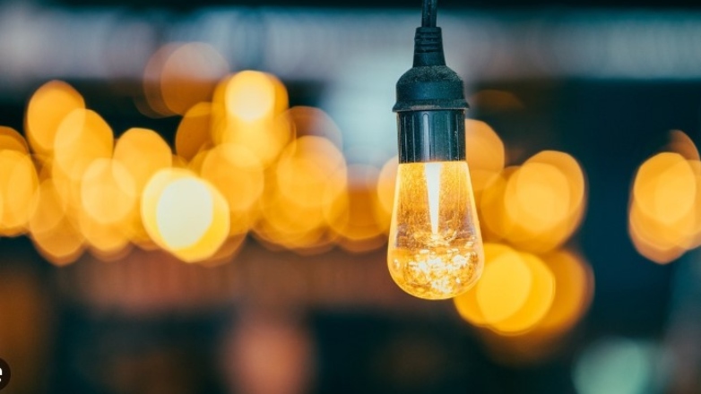 Σε ισχύ το νέο μειωμένο τιμολόγιο ρεύματος από σήμερα