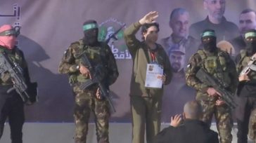 Σε εξέλιξη η τέταρτη ανταλλαγή Ισραηλινών ομήρων και Παλαιστίνιων κρατουμένων