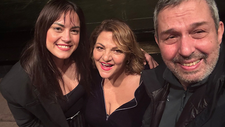 «Μπαμπάδες με Ρούμι»: Μια Καταιγίδα Γέλιου που θα σας Μείνει Αξέχαστη!