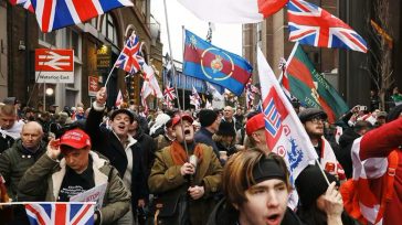 Διαδήλωση στο Λονδίνο υπέρ του ακροδεξιού Τόμι Ρόμπινσον