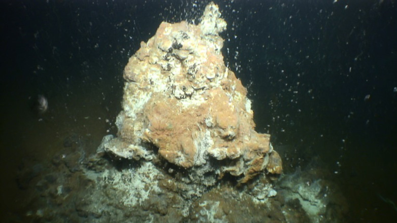 Ο υποθαλάσσιος κρατήρας του ηφαιστείου της Σαντορίνης