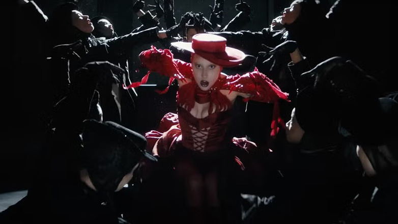 Η Lady Gaga επιστρέφει στη «χρυσή εποχή» της με το «Abracadabra»