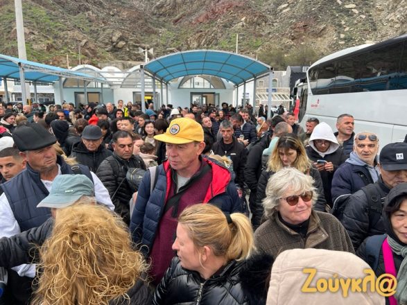 Σαντορίνη: Κατά εκατοντάδες αποχωρούν κάτοικοι και εργαζόμενοι