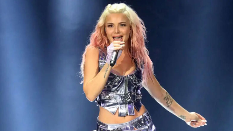 Δημοτικό συμβούλιο Αγρινίου για Josephine: Το τεράστιο ποσό που πήρε για να τραγουδήσει playback!