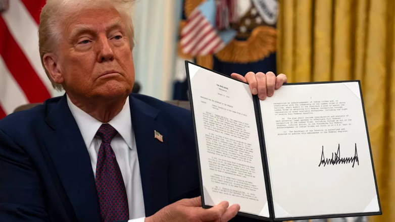 Διάταγμα Τραμπ θα αποκλείει τρανς αθλήτριες από τον γυναικείο αθλητισμό