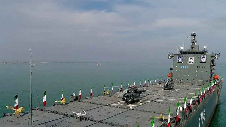 Το Ιράν παρουσίασε τον πρώτο του «αεροπλανοφόρο»