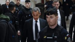 Σε κατ’ οίκον περιορισμό με ηλεκτρονικό «βραχιολάκι» ο πρώην πρόεδρος Νικολά Σαρκοζί