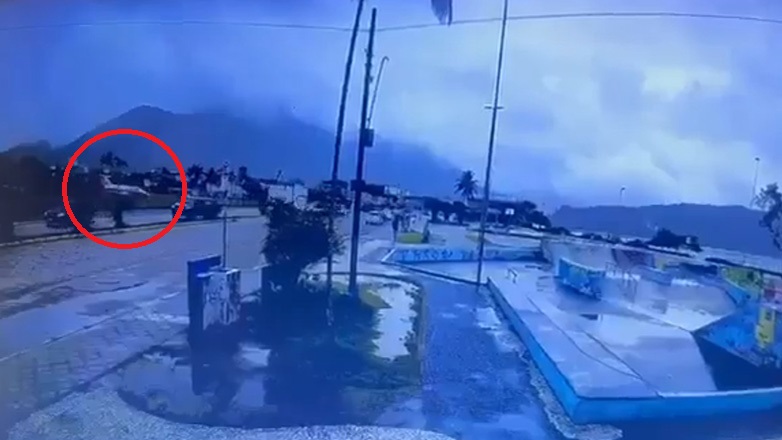 Αεροπλάνο έπεσε πάνω σε οχήματα σε λεωφόρο του Σάο Πάολο