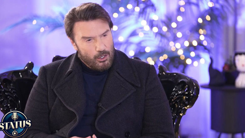 Στράτος Τζώρτζογλου: «Με πήγε σε ένα δωμάτιο που κοιμόντουσαν 12 άτομα στο κρεβάτι, τότε κατάλαβα ότι ήμασταν πλούσιοι» Στράτος Τζώρτζογλου: «Με πήγε σε ένα δωμάτιο που κοιμόντουσαν 12 άτομα στο κρεβάτι, τότε κατάλαβα ότι ήμασταν πλούσιοι»