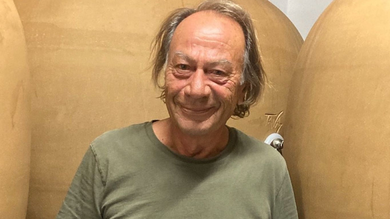 Ο εμβληματικός οινοποιός της Σαντορίνης μία ανάσα από το επίκεντρο των σεισμών