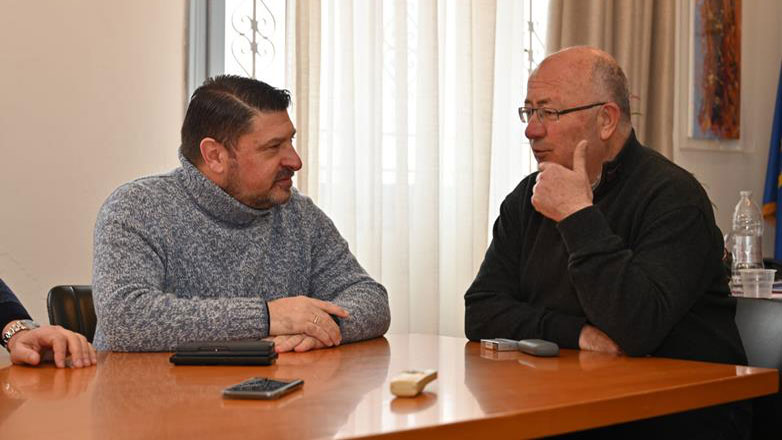 Ο Νίκος Χαρδαλιάς στη Σαντορίνη