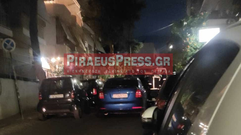 Αίσιο τέλος στο Κερατσίνι, όπου άνδρας είχε ταμπουρωθεί σε σπίτι και δεν άφηνε τη μητέρα και την αδελφή του να βγουν έξω