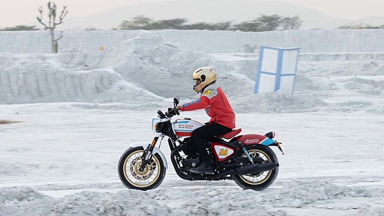 Μόλις 100 Royal Enfield Shotgun θα παραχθούν σε συνεργασία με την ICON Motorsports