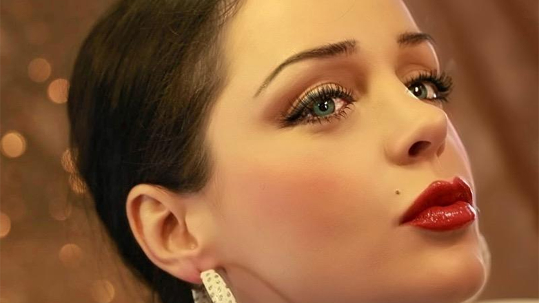 Διπλή επιτυχία για τη Δέσποινα Μοίρου: Από τον Τζόνι Ντεπ στον Μίκυ Ρουρκ και στο Apple Tv