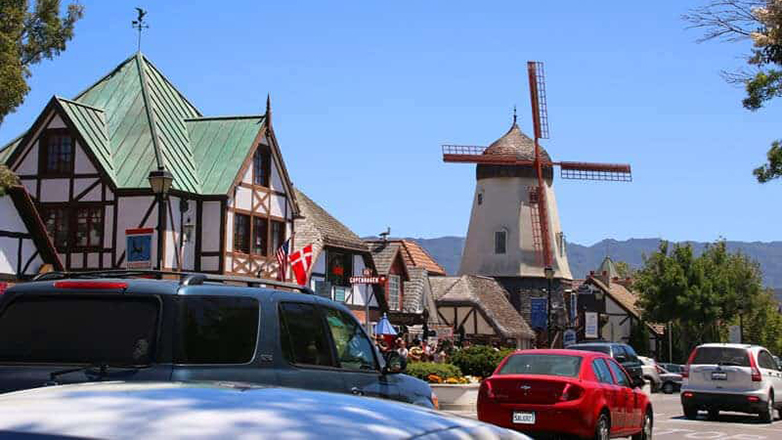 Οι Δανοί κάνουν πλάκα στον Τραμπ: «Να αγοράσουμε την Καλιφόρνια»