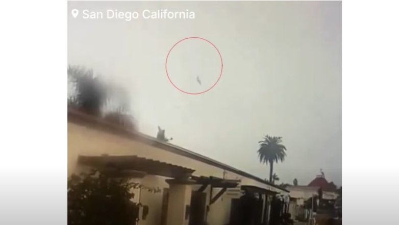 Η συγκλονιστική στιγμή της συντριβής αεροσκάφους του Πολεμικού Ναυτικού των ΗΠΑ