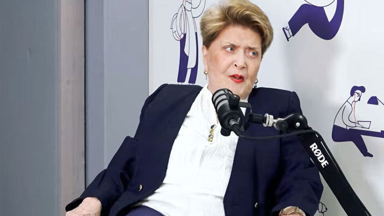 Βάσια Τριφύλλη: «Ο άντρας μου θα μπορούσε να θεωρηθεί και παιδεραστής της εποχής» Βάσια Τριφύλλη: «Ο άντρας μου θα μπορούσε να θεωρηθεί και παιδεραστής της εποχής»