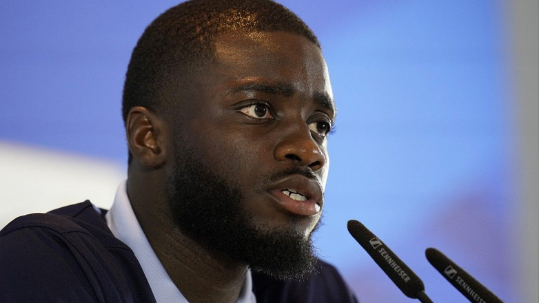 Η Μπάγερν προσφέρει νέο συμβόλαιο στον Ουπαμεκανό