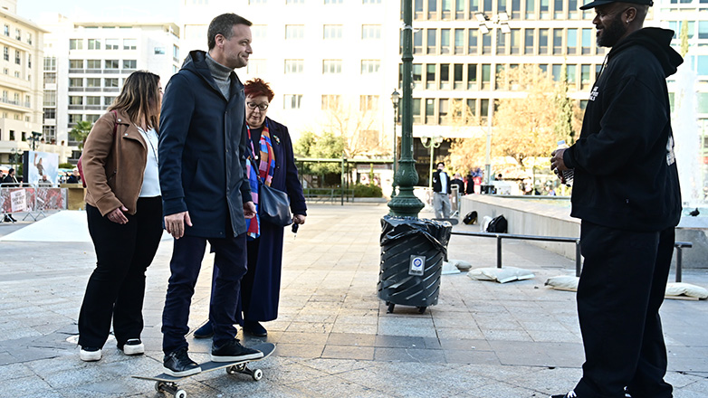 Ο Χάρης Δούκας έκανε σκέιτμπορντ