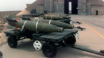 Φορτίο αμερικανικών βαρέων βομβών έφτασε στο Ισραήλ