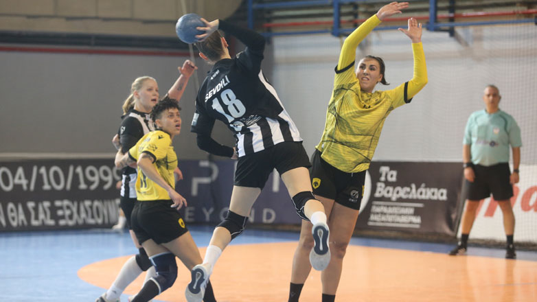 Χάντμπολ Γυναικών: Πήρε το ντέρμπι «δικεφάλων» ο ΠΑΟΚ, 26-17 την ΑΕΚ