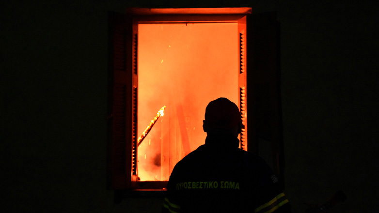 Θεσσαλονίκη: Φωτιά σε μονοκατοικία στους Ταγαράδες