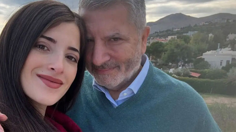 Γιώργος Πατούλης: Η πρώτη φωτογραφία από το μαιευτήριο με τη Νάνσυ Κοιλού και τον νεογέννητο γιο τους