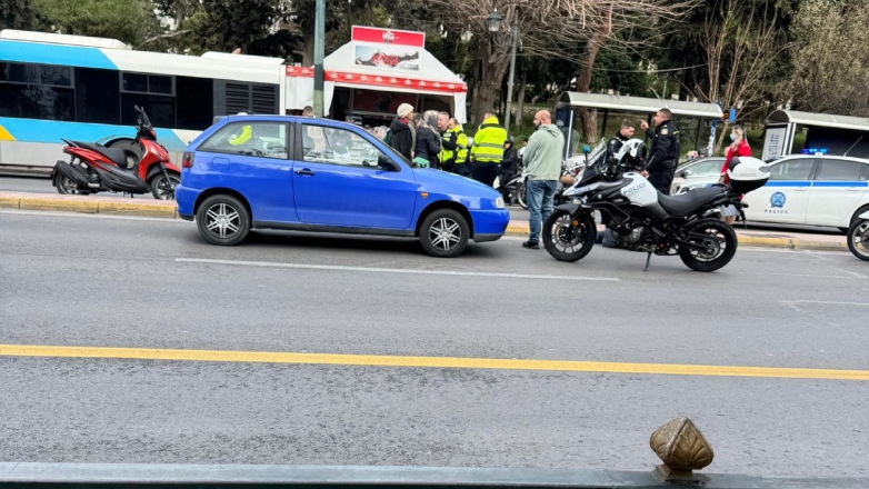 Τροχαίο στην συμβολή των οδών Βασιλίσσης Σοφίας και Ριζάρη
