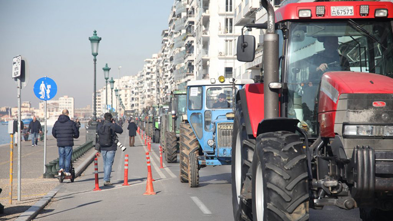 Εντυπωσιακό βίντεο με την μηχανοκίνητη πομπή τρακτέρ προς τη Θεσσαλονίκη