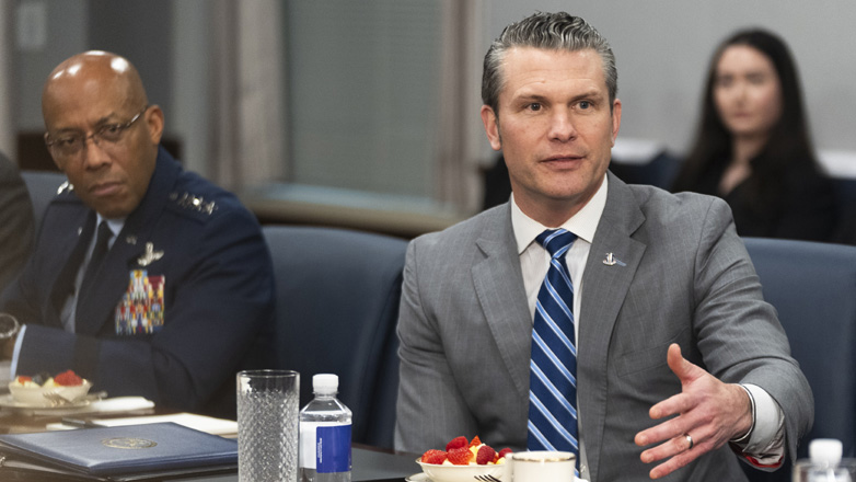 Washington Post: Η κυβέρνηση Τραμπ προωθεί μείωση δαπανών του υπουργείου Άμυνας των ΗΠΑ