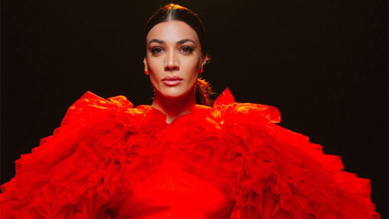 Η Ήβη Αδάμου τραγουδά «Φεύγω για Μένα» και το αφιερώνει σε όλες τις καταπιεσμένες ψυχές!