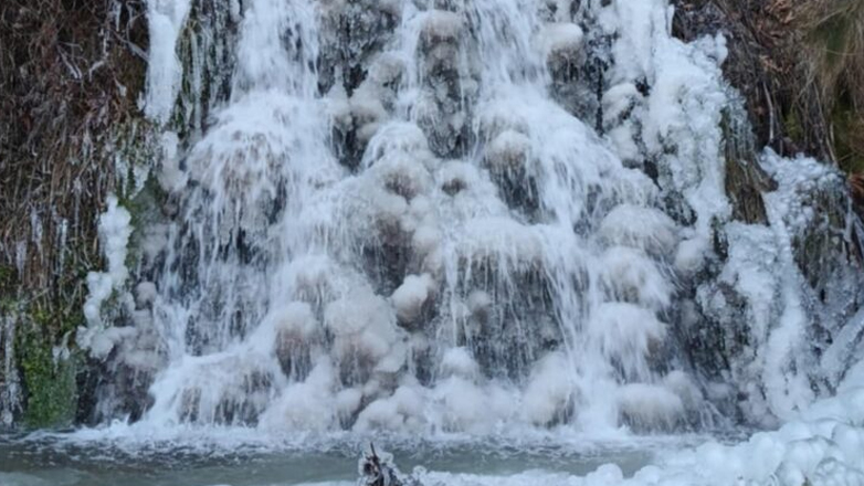 Φλώρινα: Πάγωσε ο καταρράκτης Πολυποτάμου