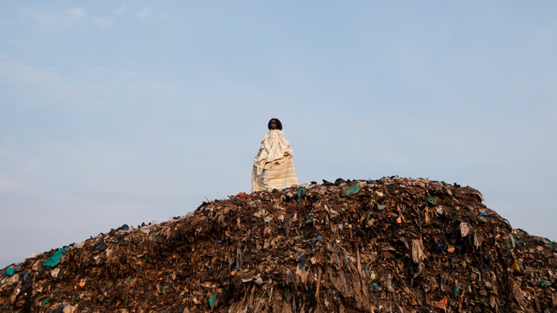 Η ΕΕ θα αναγκάσει τα εστιατόρια και τις μάρκες μόδας να μειώσουν τα απόβλητά τους