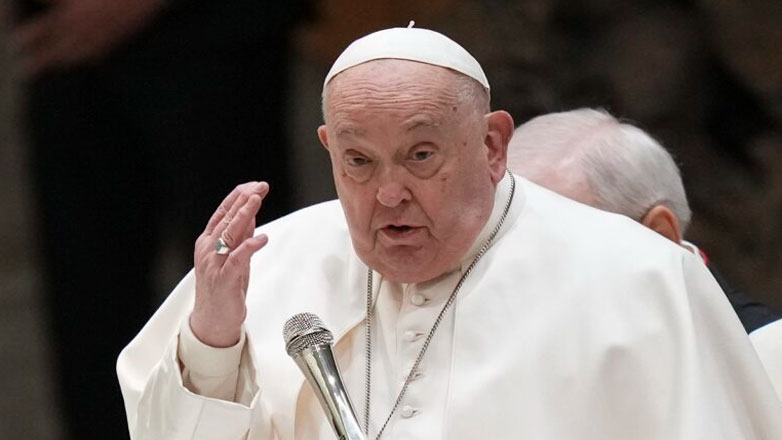 Παραμένει σε κρίσιμη κατάσταση ο Πάπας Φραγκίσκος