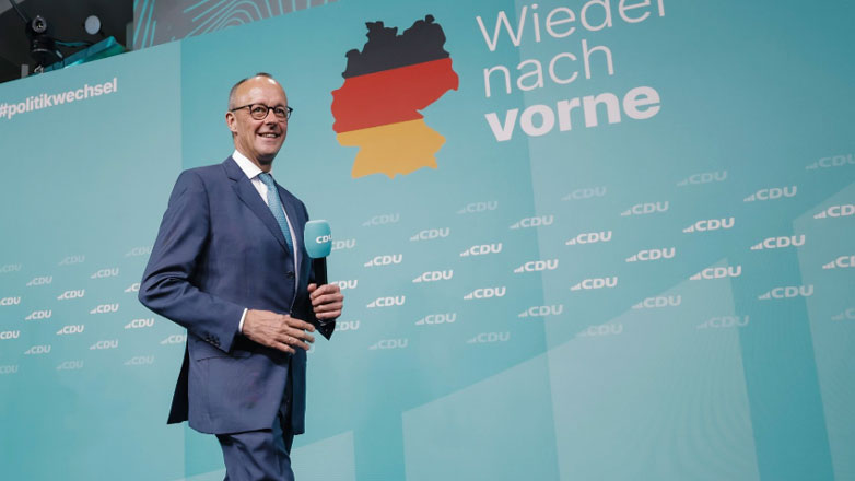 Μερτς: «Νέα κυβέρνηση μέχρι το Πάσχα»