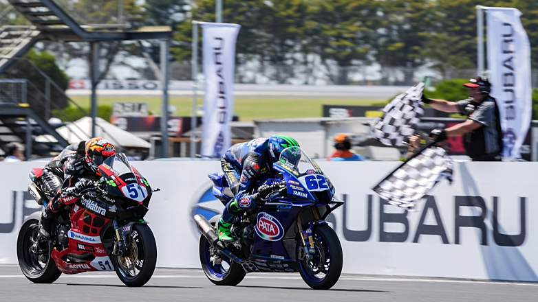 WorldSSP: O Manzi νικά με την Yamaha R9 στον 1ο Αγώνα